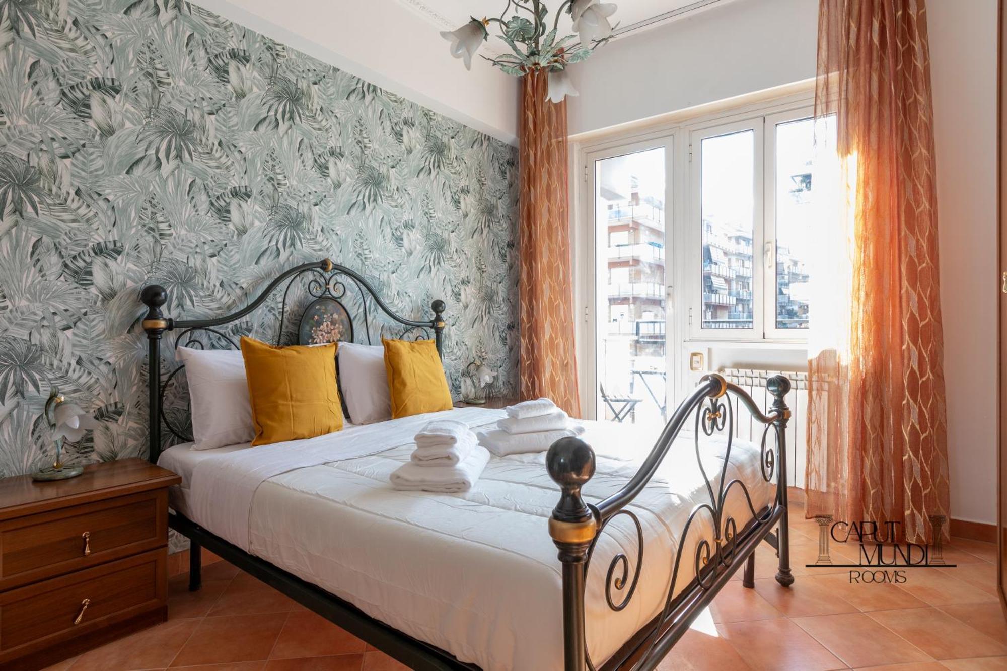 Caput Mundi - 100mt To Metro A, Terrace, A-c, 15 Min To Center Affittacamere *